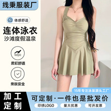 �ӹ������B�wӾ�µ���Ů�ɫ�����@���Ը�¶���ɐ��ݜ�ȪӾ���b