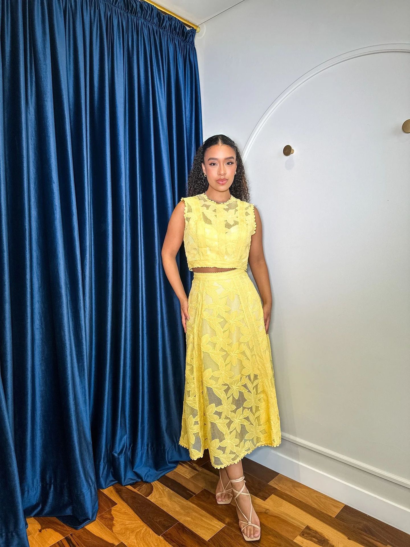 French Style Lace Openwork Two Piece Vest And Skirt Set Elegant_voghion.com