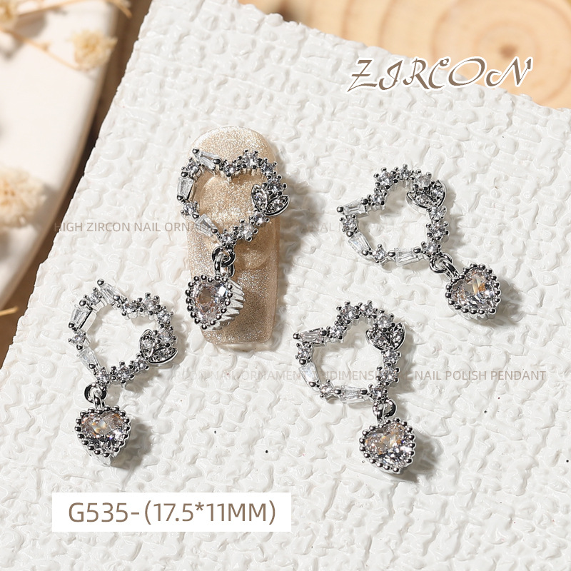 Internet Celebrity full Diamond Love circón Luz de lujo joyería de uñas perla colgante de metal en forma de corazón diamante oro plata fototerapia Decoración