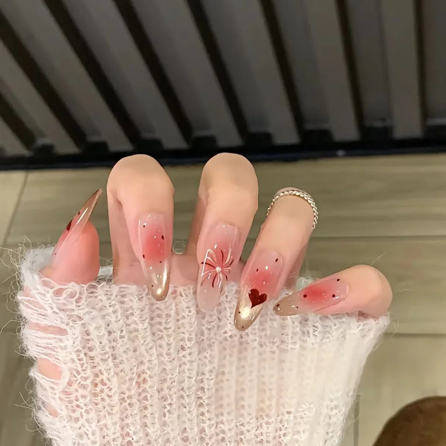 Fake nails for manicure