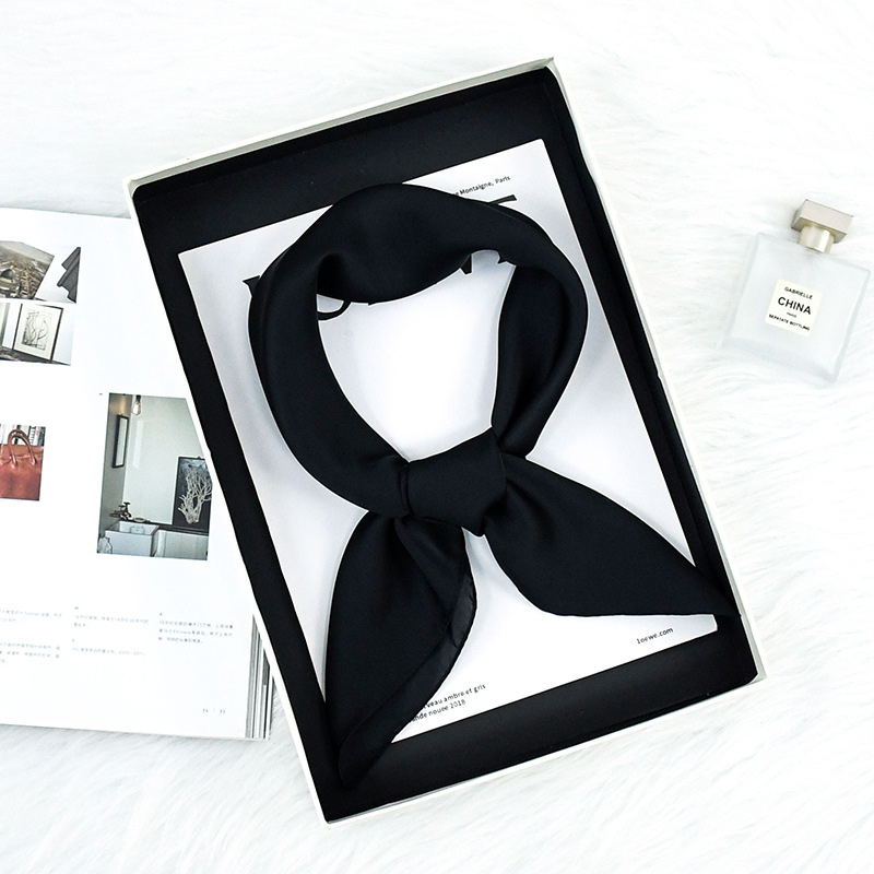 Comercio exterior primavera y otoño bufandas de seda delgadas de color sólido simple 70 bufandas de seda cuadrada de moda para viajes versátiles bufandas de mujer sensación de alto nivel