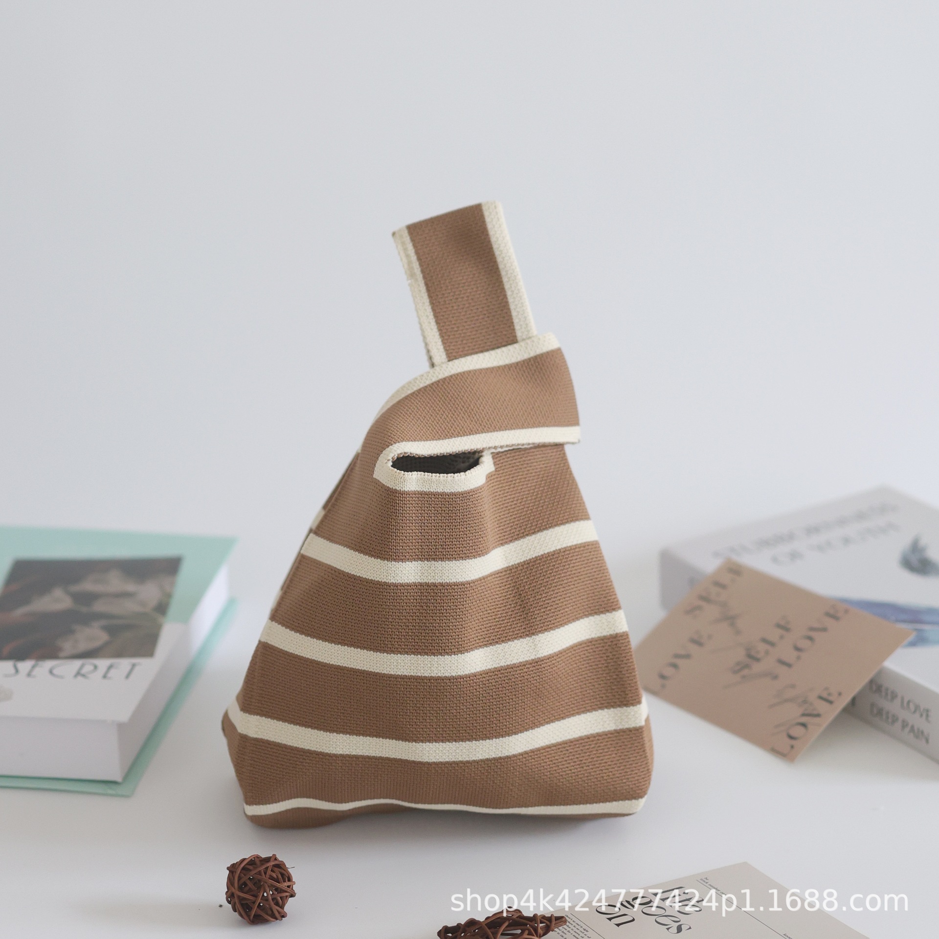 INS bolso de celebridad de Internet bolso de cubo de lana de punto para mujer bolso de mano casual bolso de mano de estilo japonés y coreano bolsa de Almuerzo