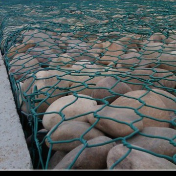 重庆包塑石笼网PVC包塑石笼网防洪石笼网箱雷诺护垫铁丝网格宾网