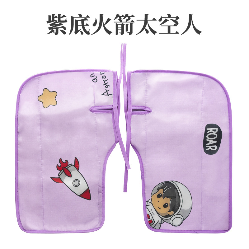 길어진 자외선 차단제 커버-보라색 바닥 로켓 우주 비행사