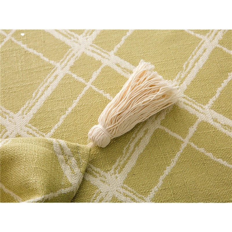 Fabricant de nappes rectangulaires à carreaux jacquard minimalistes de style nordique avec pompons, pour tables basses et salles à manger._voghion.com