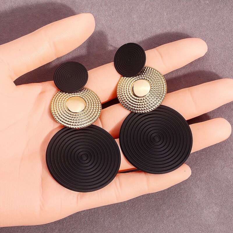 Fashion Minimalist Geometric Stud Earrings, Personalized Simple Round Water Ripple Pendant, Exquisite Women's Stud Earrings, Holiday Gift