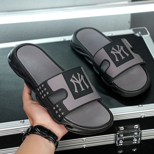 Summer Men's Outdoor Wear-Resistant Flip-Flops | Home & Leisure Non-Slip Slippers | Trendy Fashionable Couple's Outdoor Slide Sandals