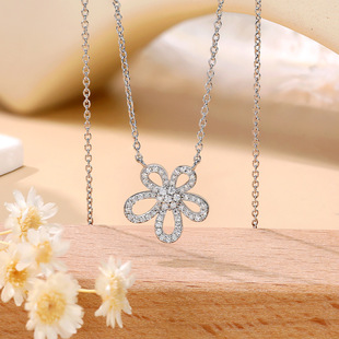 Hollow Petal Full Diamond Necklace S925 Sterling Silver Plated 18K Gold Moissanite Flower Pendant Fashion Elegant Clavicle Chain