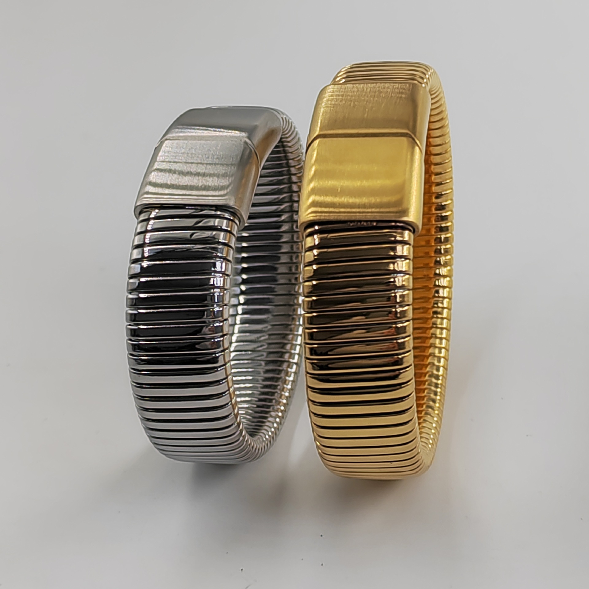 66g Weight Fashion Solid Color 304 Stainless Steel 18K Gold Plated Stainless Steel Bracelets In Bulk