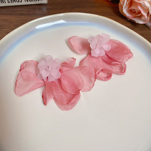 Aguja de plata flor rosa borla estilo vacaciones pendientes verano dulces y exquisitos pendientes pequeños pendientes de diseño fresco mujeres