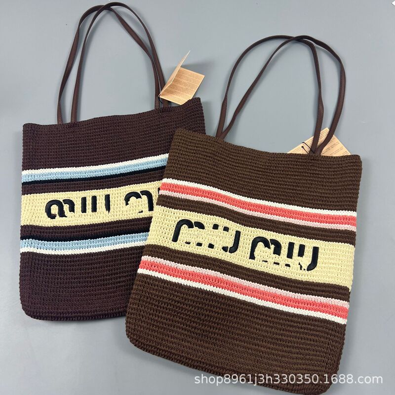 New Miu Miu Luxury Woven Tote Bag, Fashionable Shoulder Bag, Handbag, Beach Bag, Large Capacity Shopping Bag New Miu Miu Luxury Woven Tote Bag, Fashionable Shoulder Bag, Handbag, Beach Bag, Large Capacity Shopping Bag