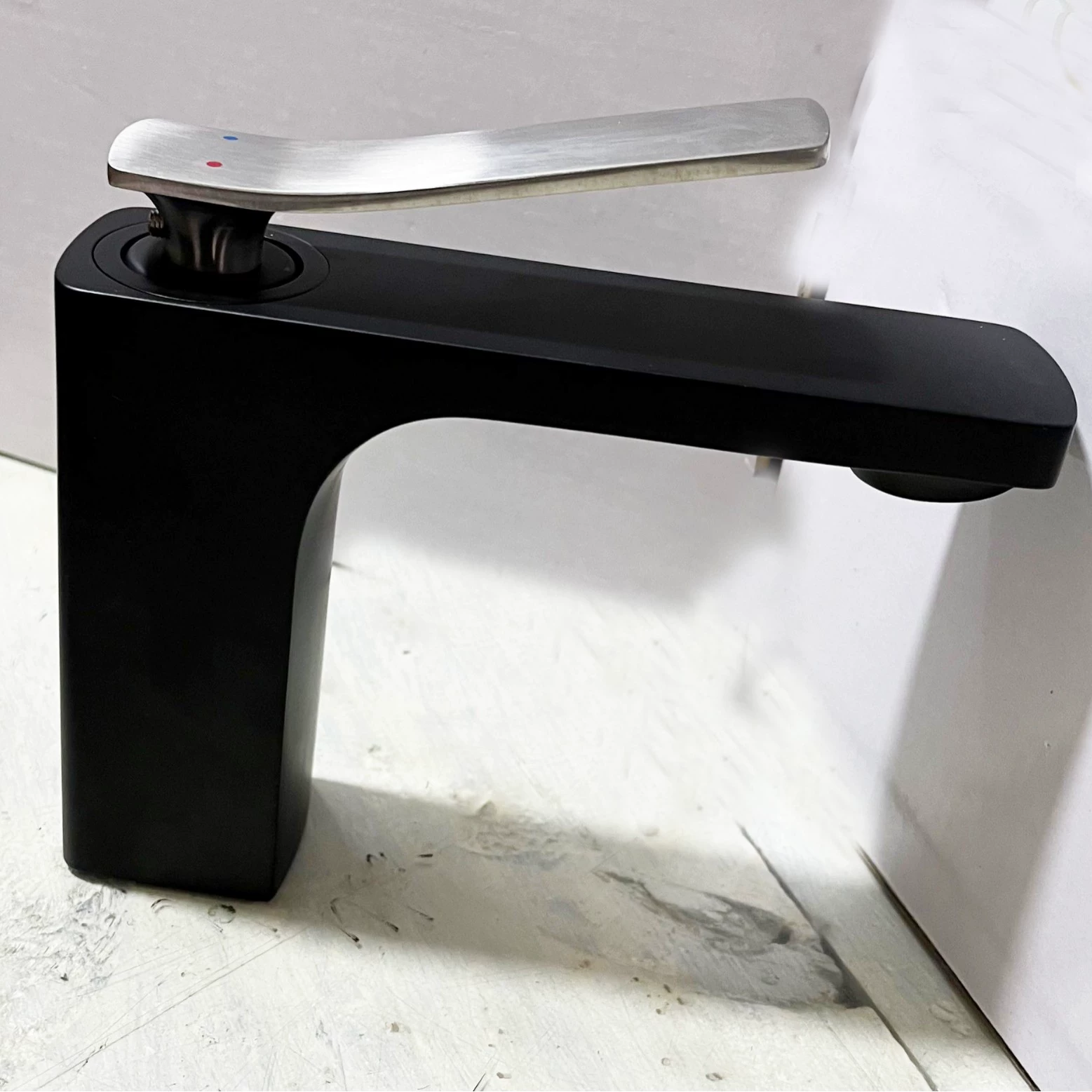 Factory inventory processing all copper ORB antique white + gold ceramic valve core double handle single handle single hole basin faucet