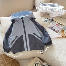 男童春装外套儿童连帽新款上衣冲锋衣男孩休闲风衣洋气外套夹克