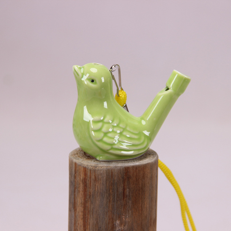 끈과 녹색 까치