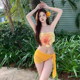 新款泳衣女分体比基尼三件套抹胸温泉度假纯欲风高级辣妹泳衣胸垫
