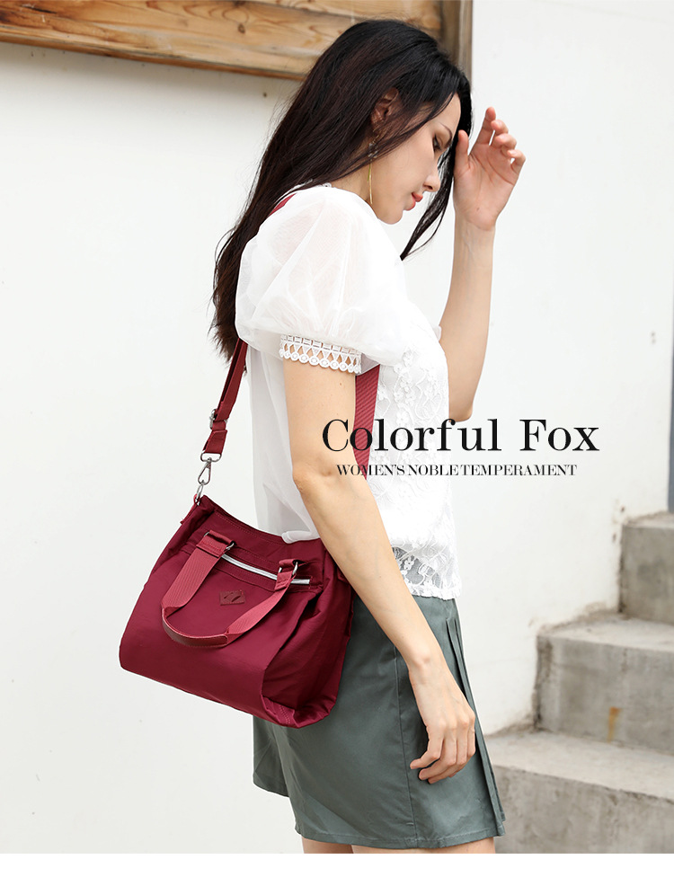 Colorful Fox's new fashionable and versatile casual shoulder bag for women, a large-capacity multi-layer simple crossbody bag Item Picture