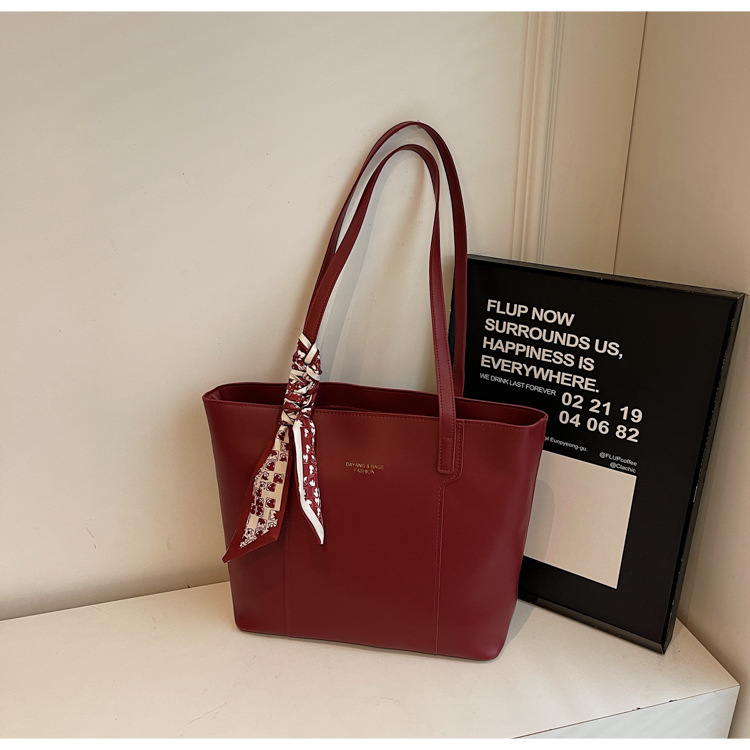 Women's Red Handbag 2025 New Arrival Luxury Shoulder Bag Large Capacity Commuter Bag Bridal/Bridesmaid Wedding Clutch - Thumbnail 8