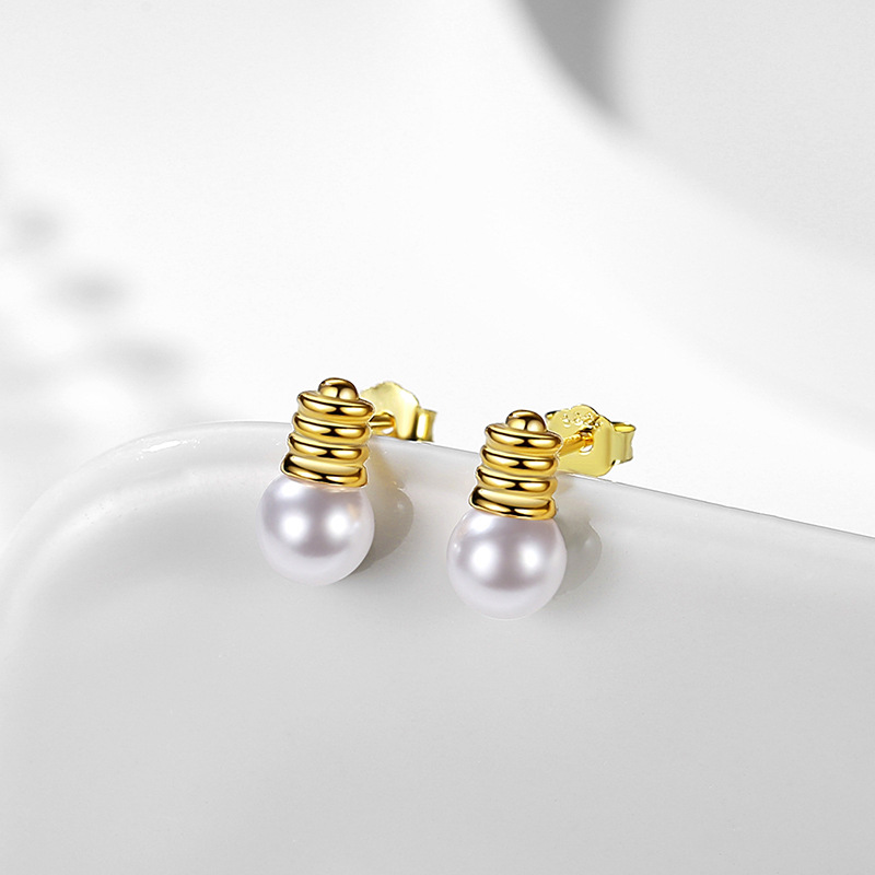 S925 pendientes de plata esterlina pequeña bombilla niñas ins estilo Stud pendientes 925 al por mayor lindo incrustaciones de perlas pendientes aguja de plata