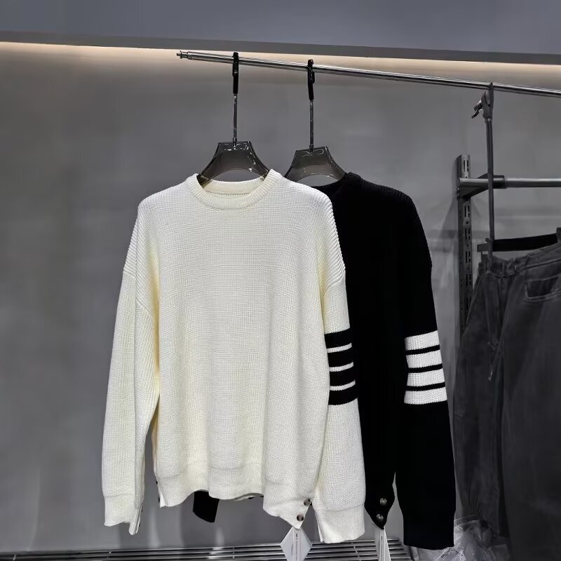 Round Neck Pullover Knitwear, Four-Stripes Autum Slimming Look Long-Sleeved Bottoming Shirt for Men and Women, Same Style for Outer Wear Round Neck Pullover Knitwear, Four-Stripes Autum Slimming Look Long-Sleeved Bottoming Shirt for Men and Women, Same Style for Outer Wear