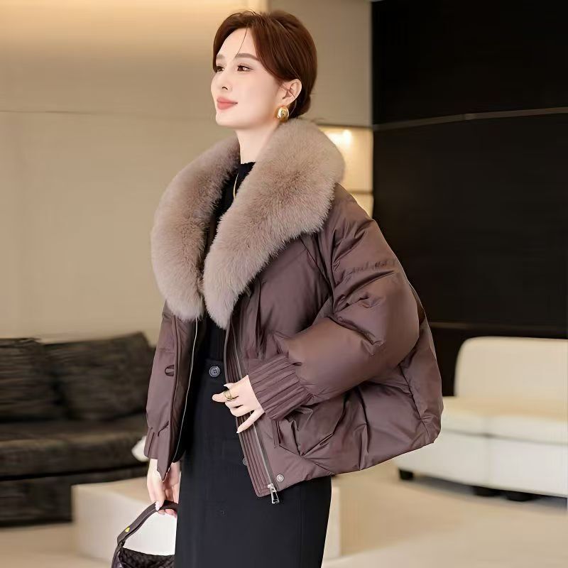 Large fur collar thickened down cotton coat, new winter cotton jacket, stylish and age-reducing short puffer coat for women Large fur collar thickened down cotton coat, new winter cotton jacket, stylish and age-reducing short puffer coat for women