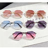 Fashionable sunglasses, sun protection cream, glasses solar-powered, 2022 collection, internet celebrity, UF-protection, fitted