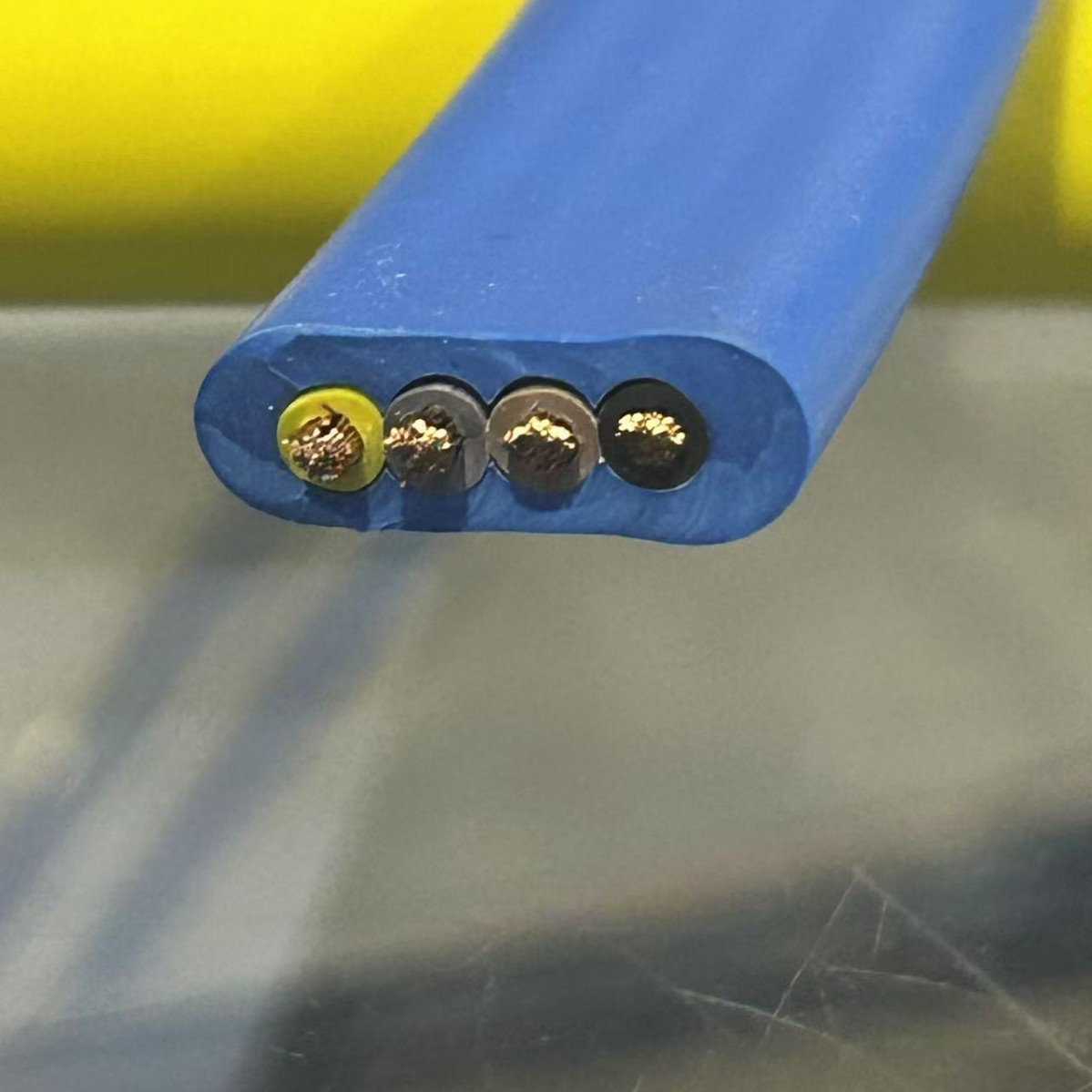 CE认证H05N2-F防水扁平电缆线3*2.5mm²