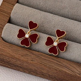 项链;耳环;手链