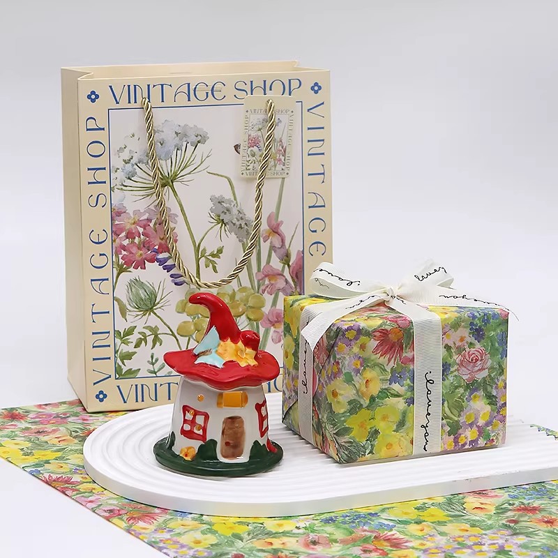 La atmósfera de la casa mágica, luces nocturnas, decoraciones de escritorio, regalos de cumpleaños para las niñas y amigas, Navidad.