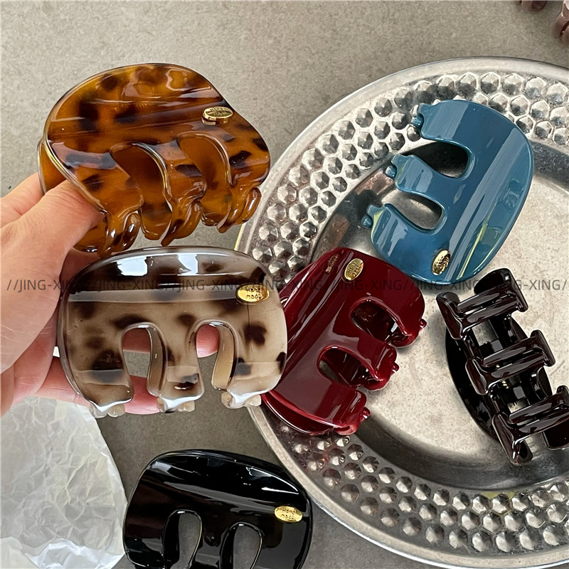 38g Weight Hair Claws Hair Accessories Type 1 Piece Quantity Holiday, Daily Occasion Plastic Material Solid Color Pattern All Seasons Season Women's Gender Vintage Style, Simple Style Style Vintage Style Simple Style Women's Solid Color Plastic Hair Claws 1