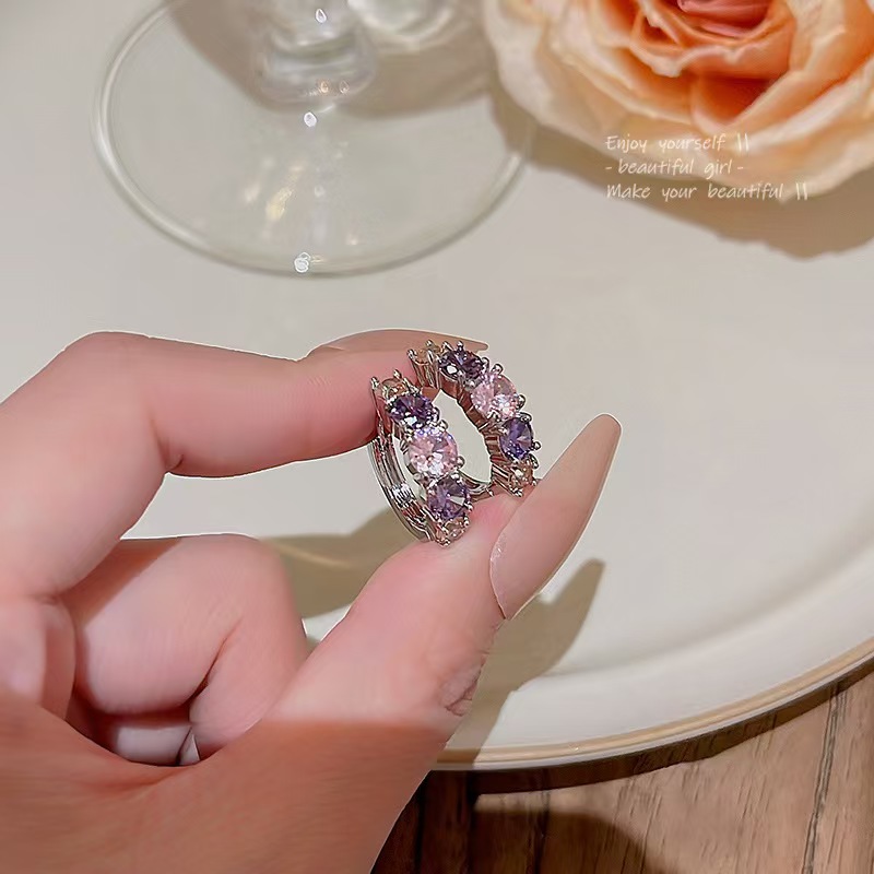 Estilo ins, circón de color de moda, botones de oreja de lujo ligeros, pendientes pequeños y exquisitos de alta gama, personalidad, pendientes de todo fósforo