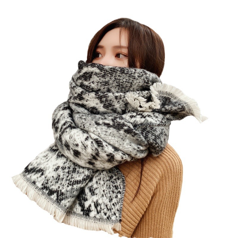 El otoño y el invierno Nuevo Amazon Comercio exterior popular engrosada bufanda de Cachemira caliente bufanda de piel de serpiente de impresión de Cachemira-como bufanda