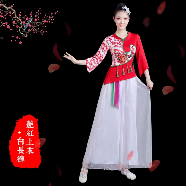1038 bright red top + white trousers
