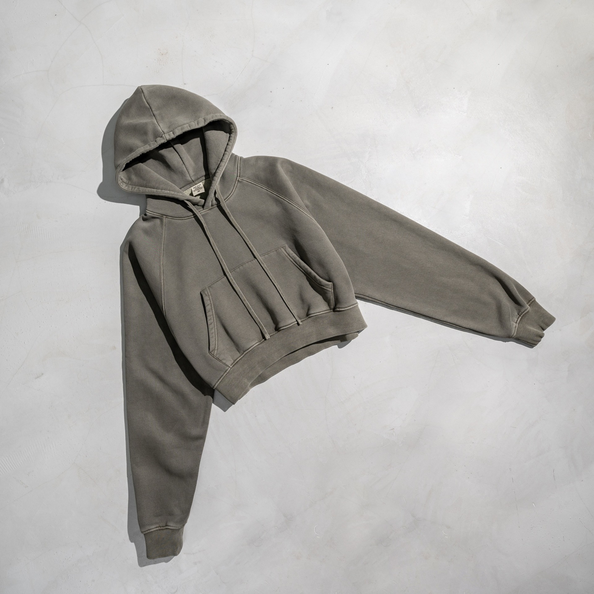 Männerkleeder Hierscht a Wanter Retro gewaschenen Kontrastfaarf Raglan kuerzen Kapuzenpullover_voghion.com