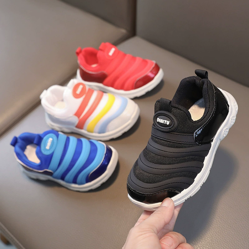 Boys' shoes spring and autumn new breathable sports shoes summer hollow children's soft sole medium and large children's running shoes for boys