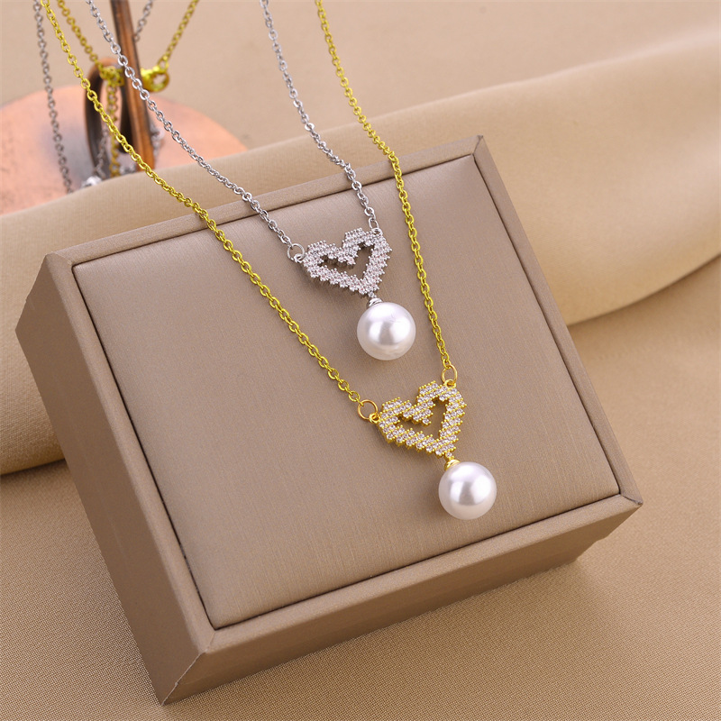 Simple Style Heart Shape Titanium Steel Inlay Artificial Diamond Pendant Necklace 1 Piece