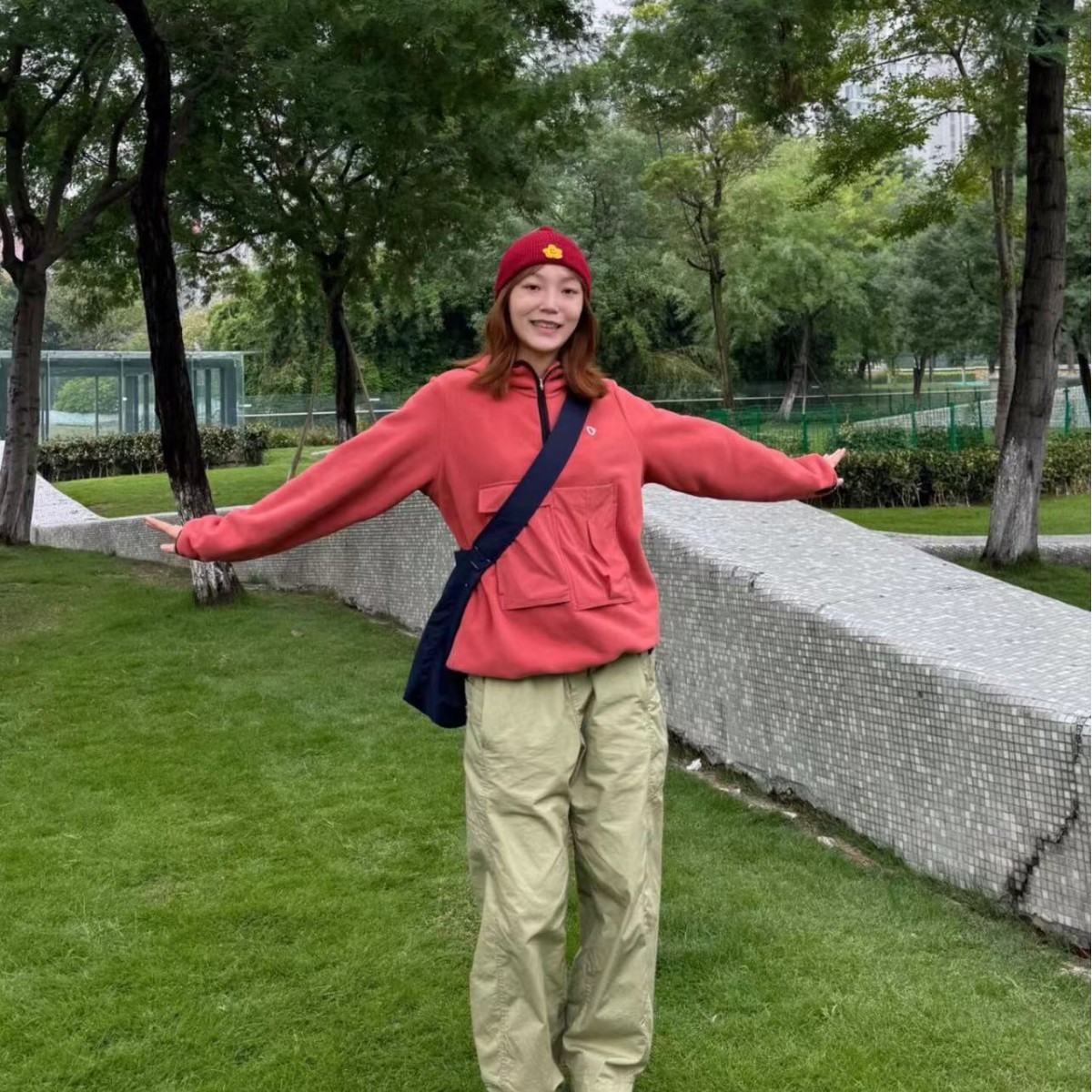 新款SU*KR简约时尚轻便三色防水男女同款运动斜跨单肩包 AA0411D