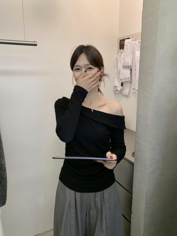 MISS密思家-早秋韩系简约小坑条百搭显瘦减龄斜肩长袖T恤女89012|undefined