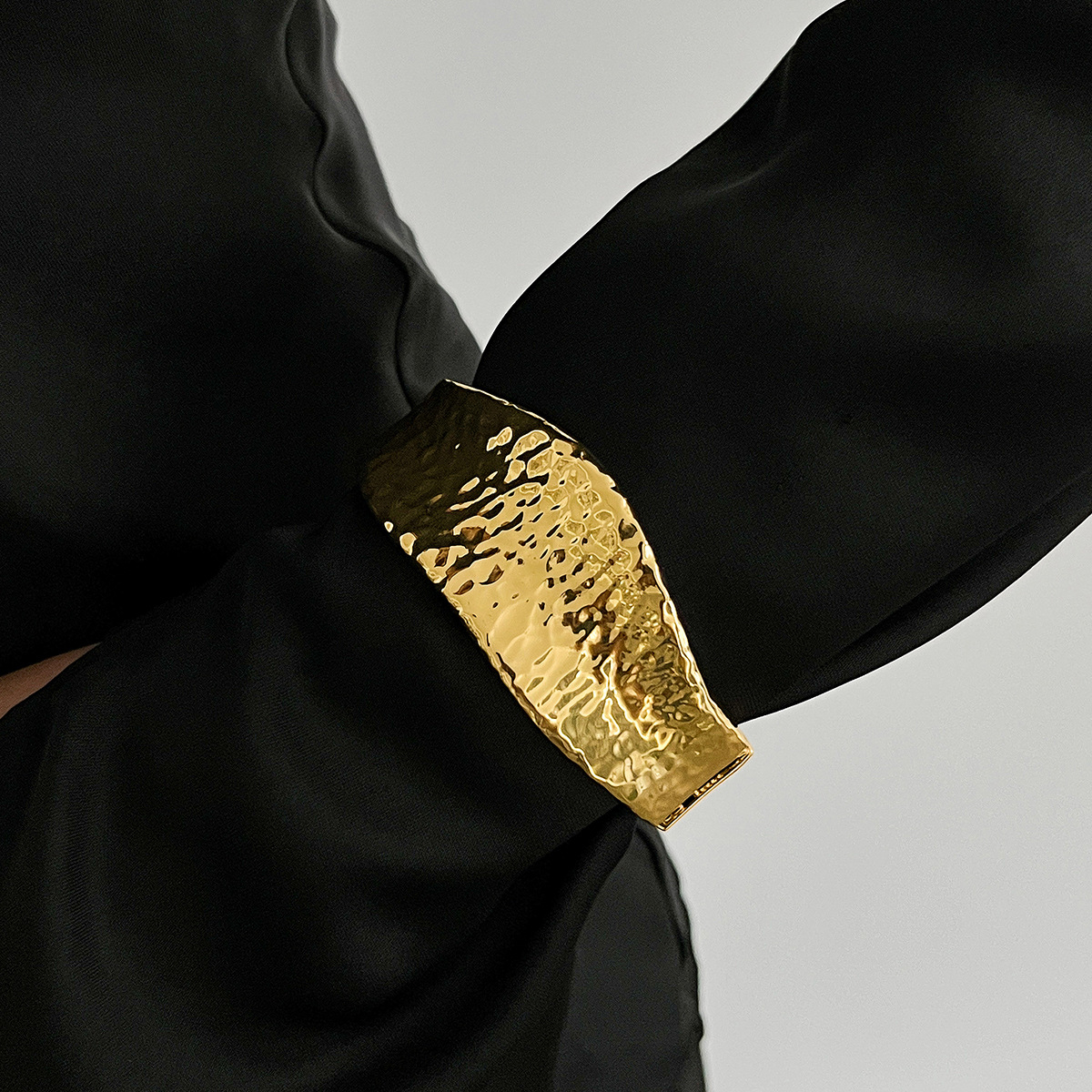 120g Weight Bangle Classification Alloy Chain Material 1 Piece Quantity Party, Street Occasion Alloy Material Geometric Pattern Women's Gender Plating Design Hip-Hop, Punk Style Hip-Hop Punk Geometric Alloy Bangles Wholesale 12