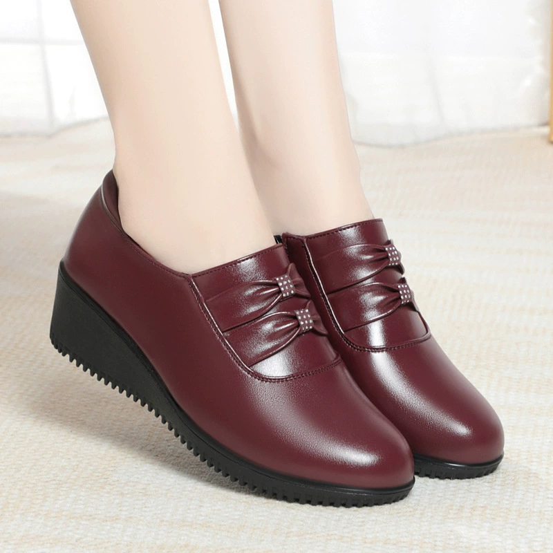 Весенне-осенние кожаные туфли из мягкой кожи среднего возраста MOM на танкетке однослойные Туфли женские с мягким дном Нескользящие туфли на среднем каблуке удобная женская обувь среднего и пожилого возраста