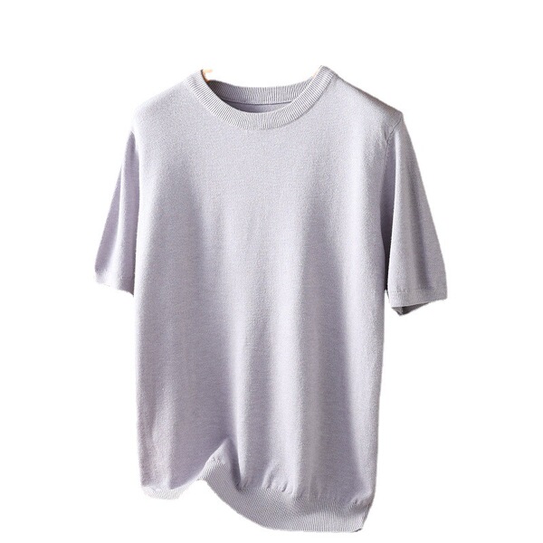 summer thin knitted T-shirt with a round collar for leisure