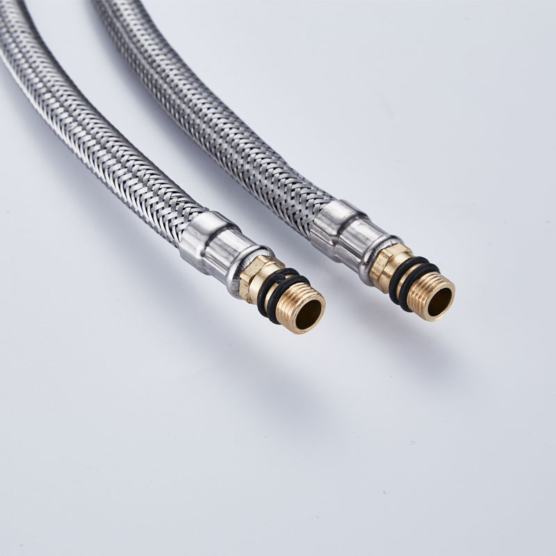 Tubo de entrada del grifo a prueba de explosiones de acero inoxidable Universal 4 puntos de fuelle engrosado tubo de cabeza única accesorios de baño al por mayor