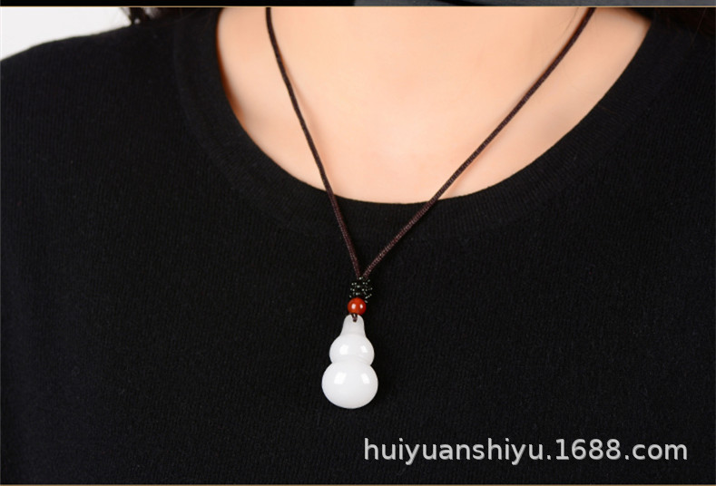 智贝详情图_11新疆金丝玉白玉水滴小花瓶吊坠玉石秤砣平安扣葫