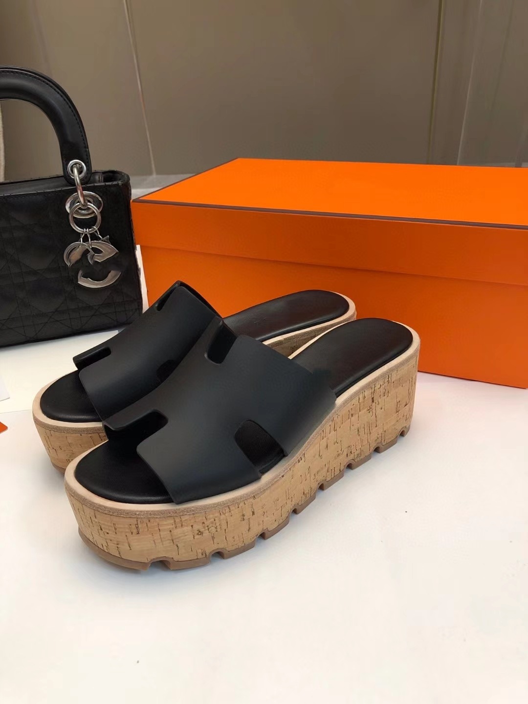 2024H Mujer con zapatillas fuera de casa. Sandalias de agua de talón alto con diseño de boca de pescado transfronterizo de estilo romano