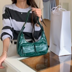 ニッチデザイン韓国インオイルワックスレザー高品質ヨーロッパとアメリカのホットガール脇の下バッグマルチポケットショルダーバッグトレンディ