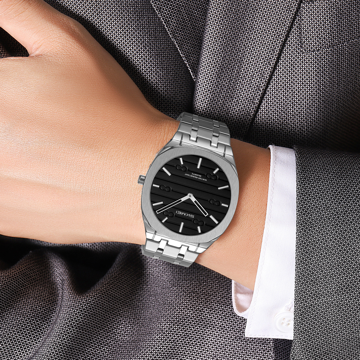 Momento de relojes de negocios para hombres relojes de pulsera transfronterizos de acero impermeable fuente de relojes de cuarzo fábrica al por mayor