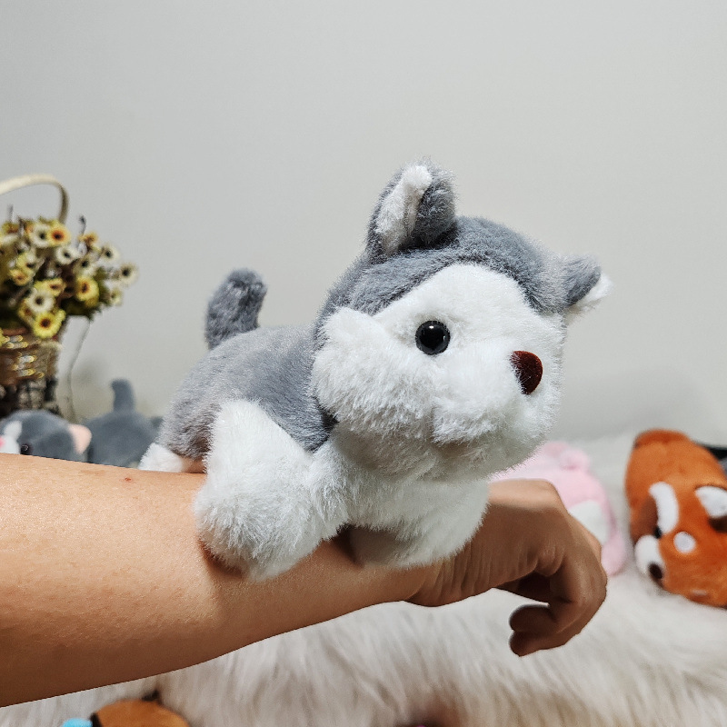 Pulsera de peluche de capibara con cola que se mueve, juguete de peluche de capibara, pequeño colgante, venta al por mayor