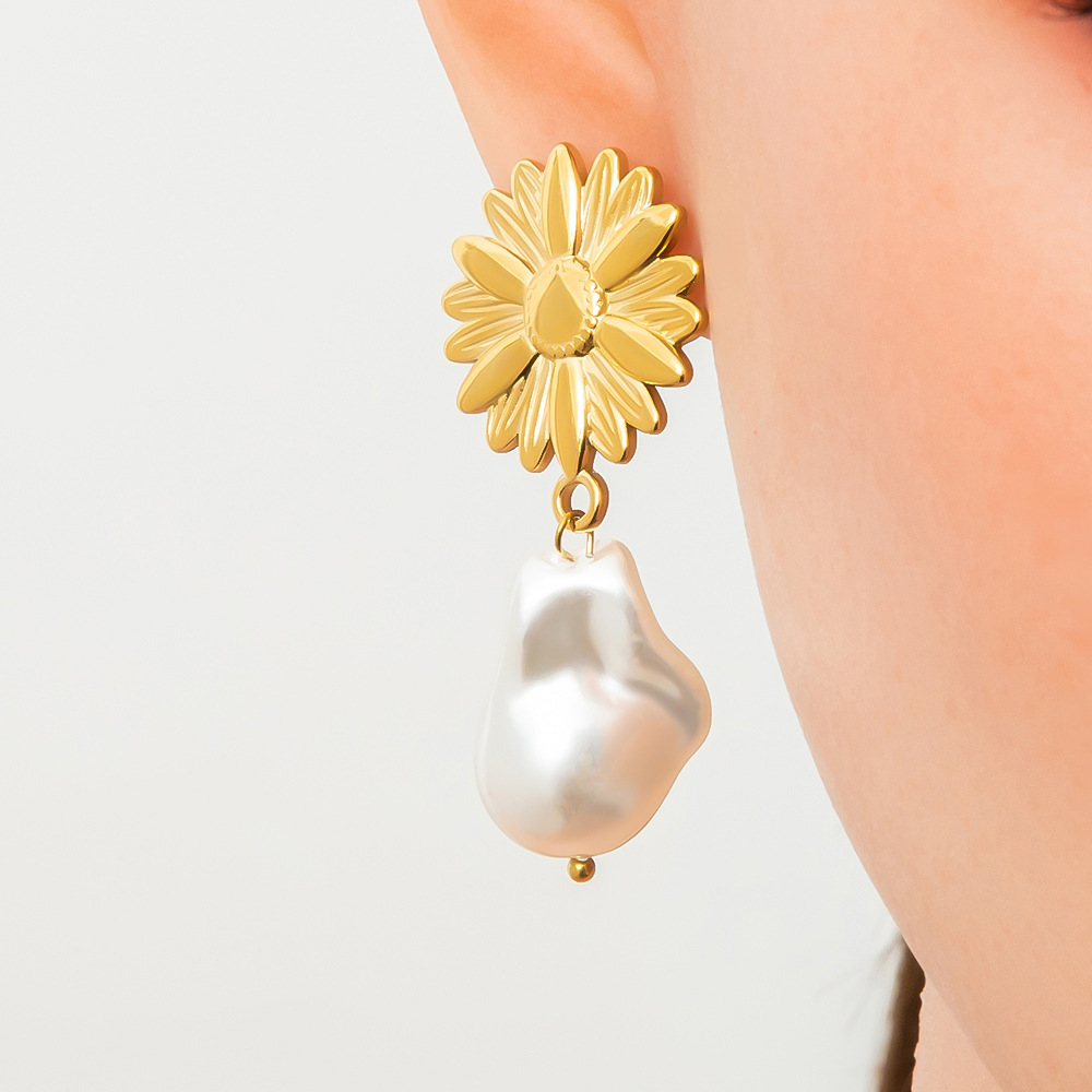 PVD Coated Real Gold Plated Heart Shape Flower Bow Knot 304 Stainless Steel Simple Style Commute Waterproof Non Tarnish Drop Earrings display picture 3