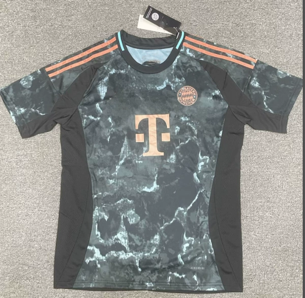 24-25 Bayern away