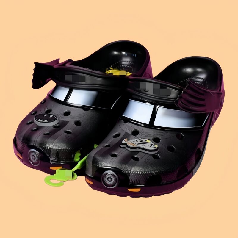 In-Stock Kajia Summer New Batman Collaboration Winged Clogs with Holes, Sandals, Closed-Toe Beach Shoes In-Stock Kajia Summer New Batman Collaboration Winged Clogs with Holes, Sandals, Closed-Toe Beach Shoes
