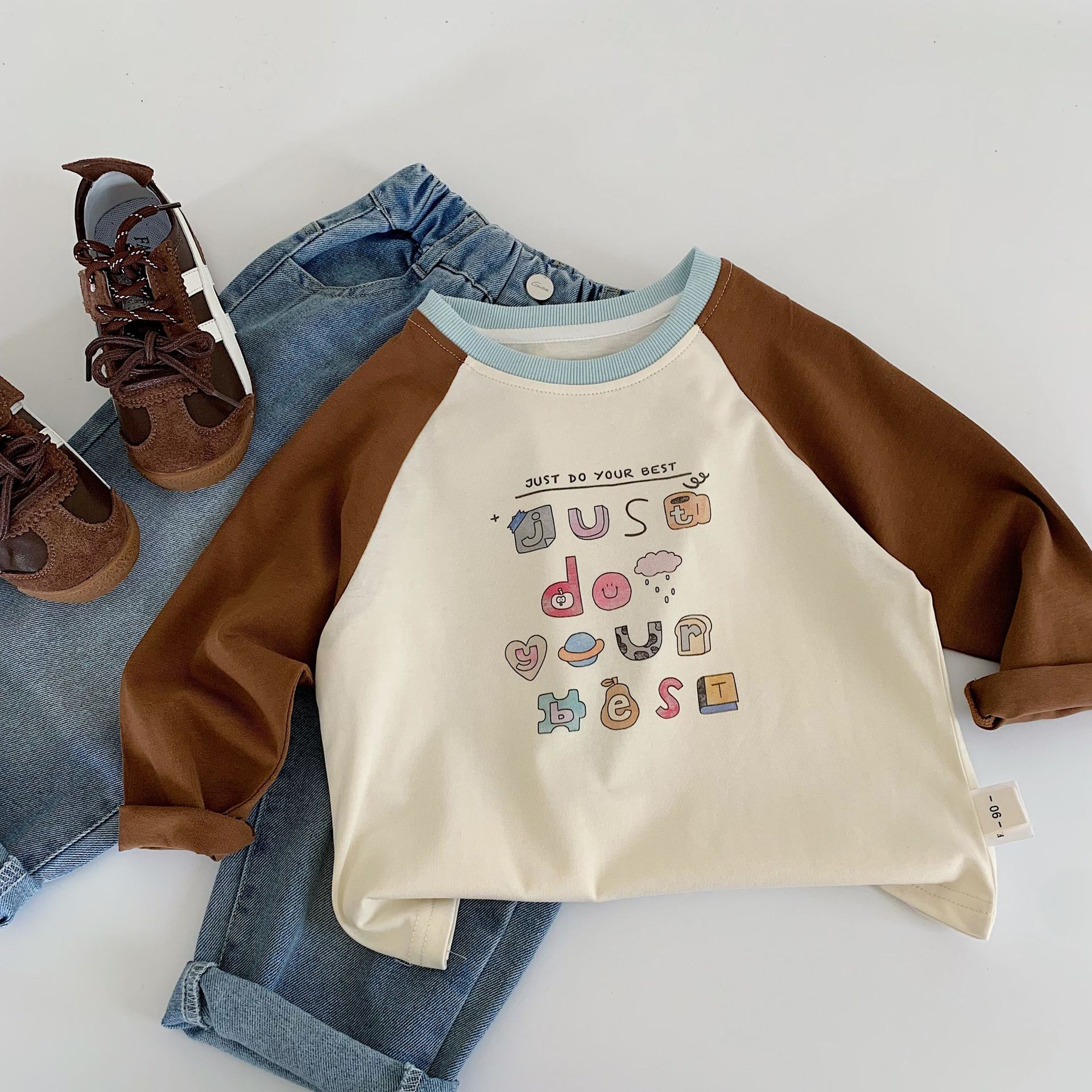 Camiseta para niños Maibao 2025 otoño nuevo estilo para niños y niñas manga raglán de dibujos animados camisa de fondo jersey para bebés marea t